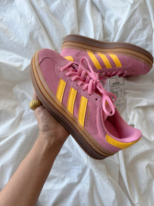 ADIDAS GAZELLE BOLD  ORANGE PINK 100 % ORIGINALES US 8 WOMAN LE QUEDA A ALGUIEN 39 COLOMBIA NUEVOS EN CAJA