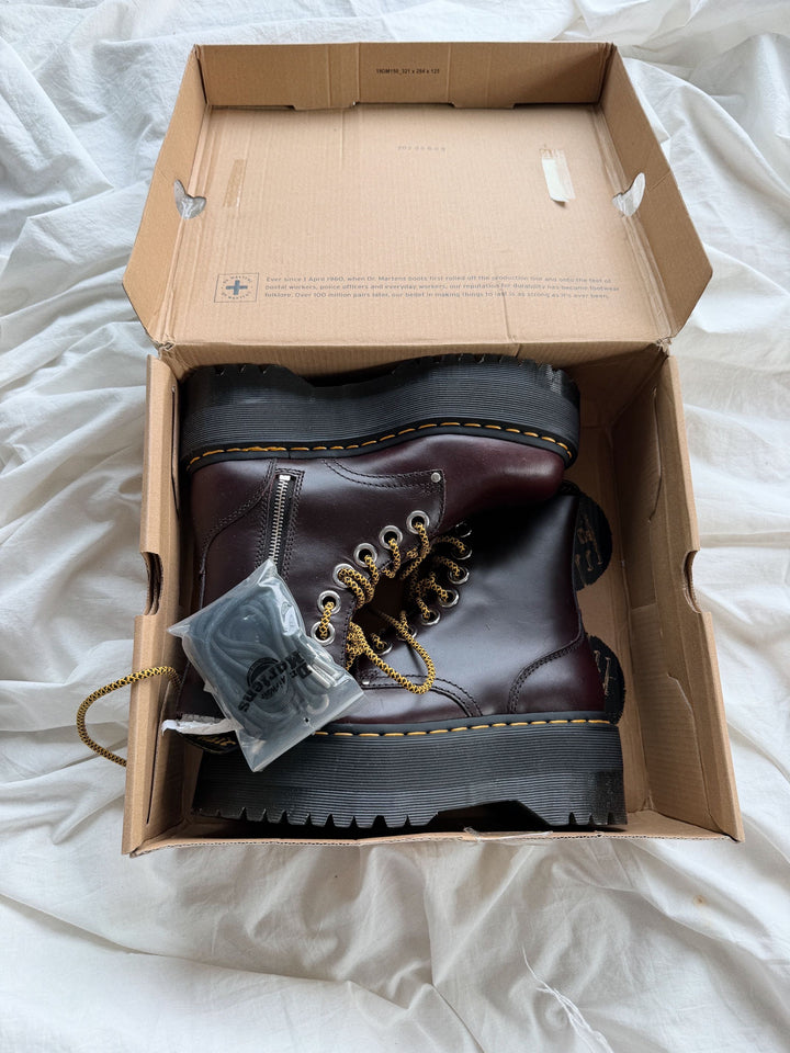 NEW Botas Dr. Martens Jadon Max Bourgogne Talla 37 col