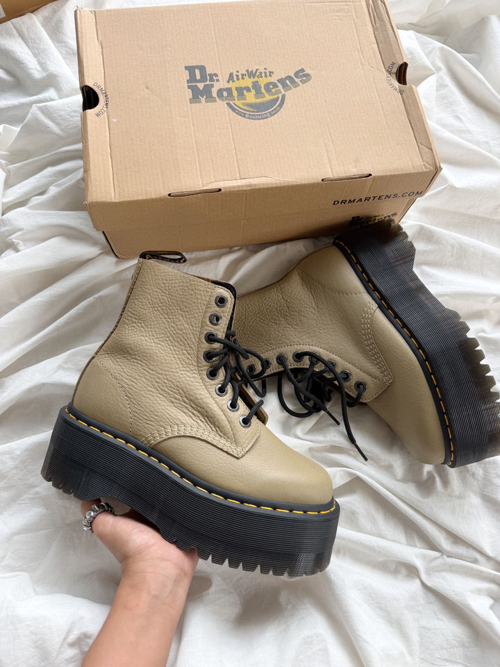 NEW Botas Dr. Martens 1460 Pascal Max Talla 38 col Pistacho
