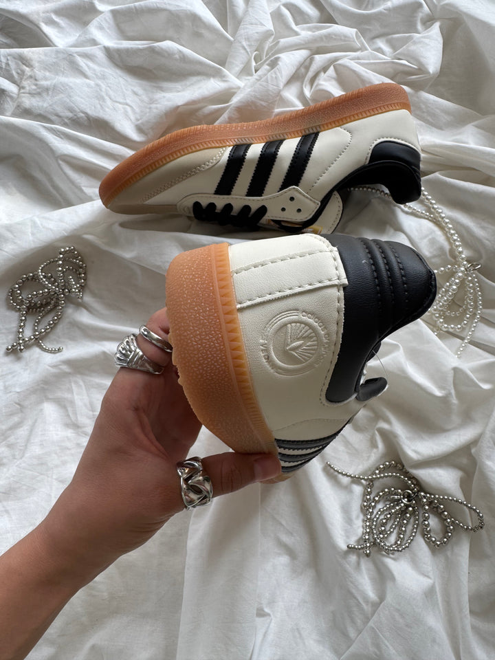 Adidas  SAMBA BLACK 🤍🖤 BEIGE