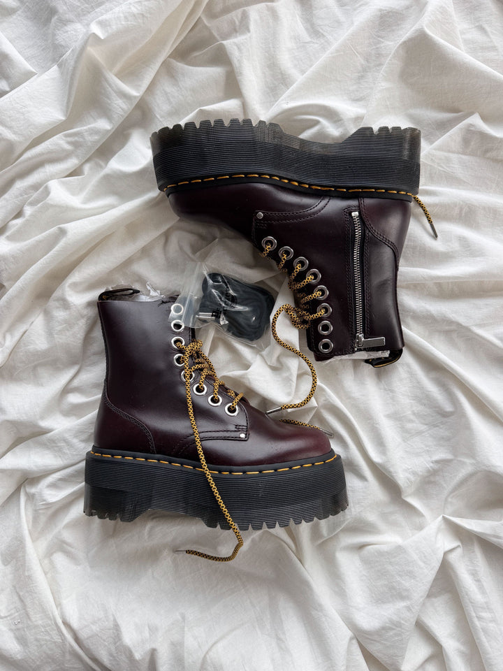 NEW Botas Dr. Martens Jadon Max Bourgogne Talla 37 col
