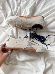 Tenis GG True Star Beige plateado