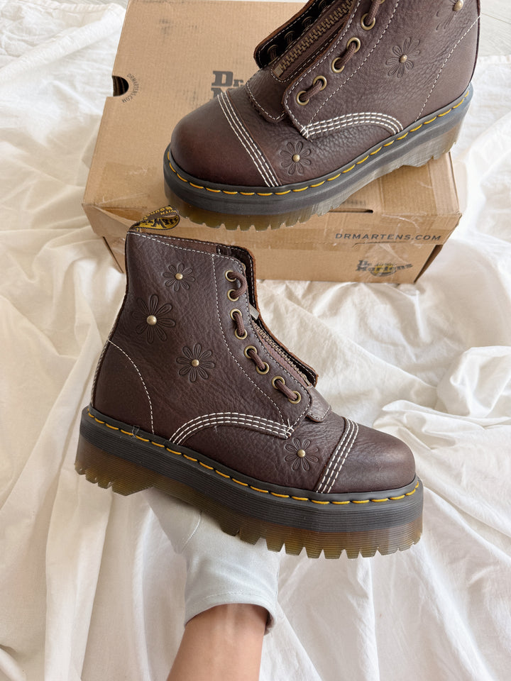 Dr. Martens Sinclair Flower Dark Brown Grizzly 39 Col