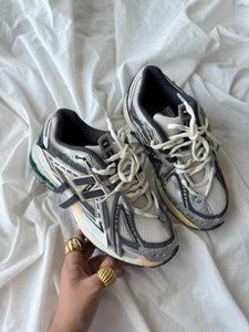 NEW BALANCE 1906 PLATA Y GREEN 🩶🛸
