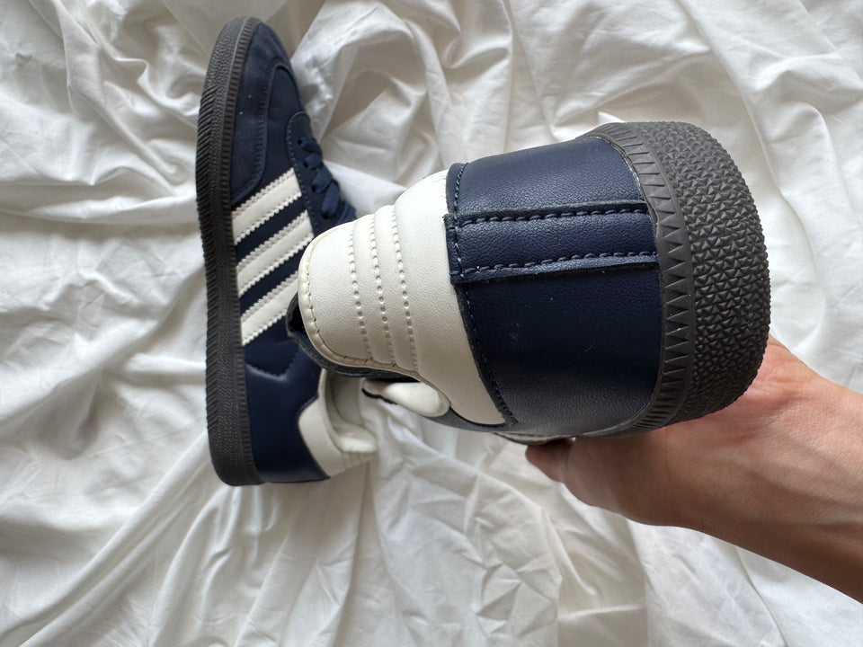 Samba "Nigth Navy Dark" 🌚 cream 🍦