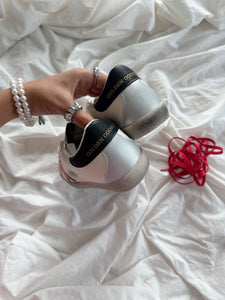 GOLDEN GOOSE RED