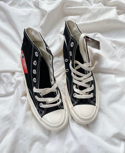 COMME DES GARÇONS PLAY NEGRO